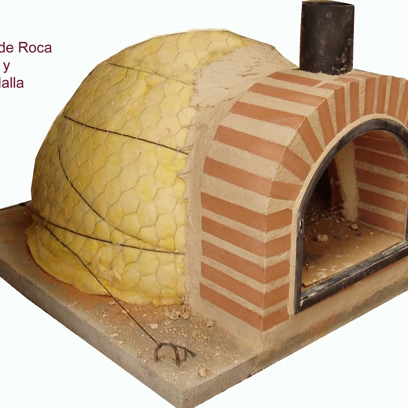 Paso 7: Colocamos lana de roca y malla como recubrimiento del horno